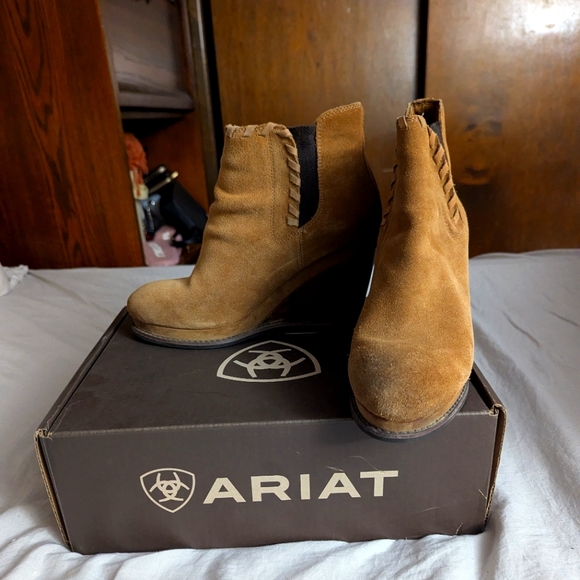 Women's Ariat Wedge Boots - Picture 4 of 8
